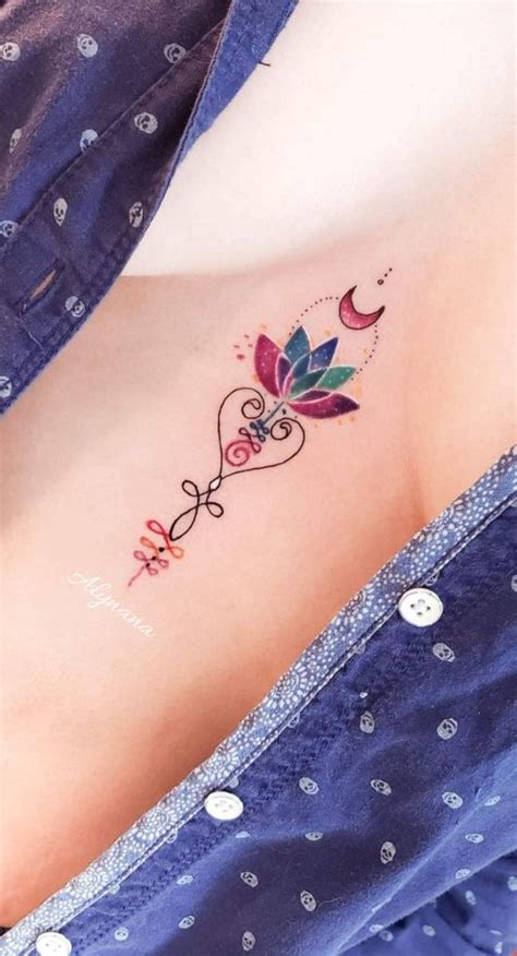 tatuajes en medio de los senos para mujeres|tatuajes en medio de los pechos